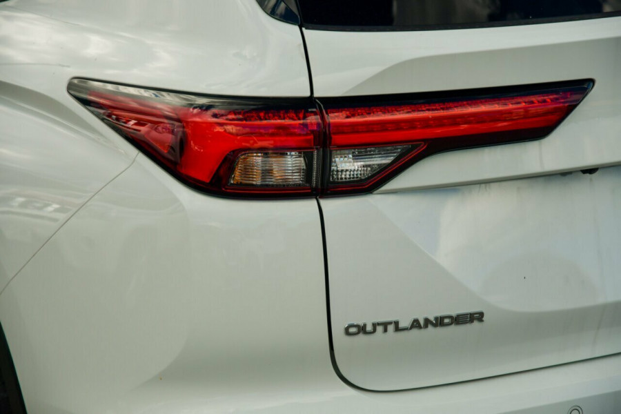 2024 Mitsubishi Outlander ZM LS SUV Image 7