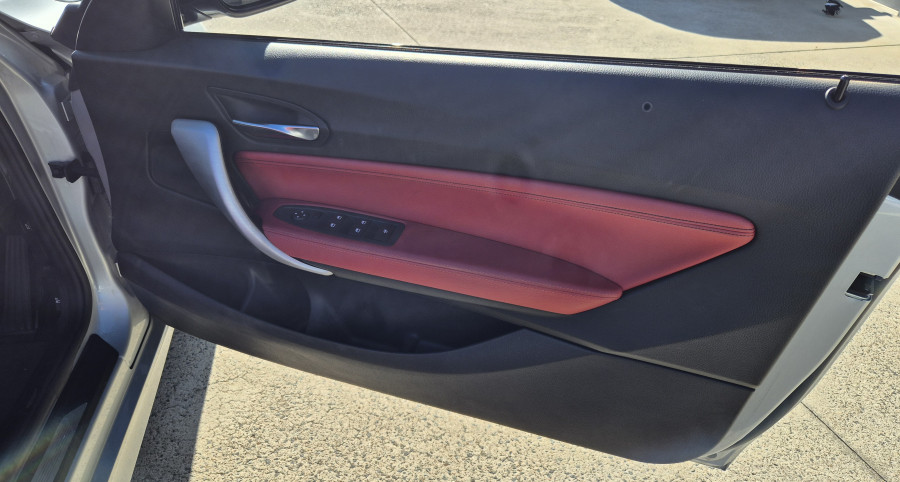 2015 BMW 2 Series F23 Turbo 220i M Sport Convertible Image 11