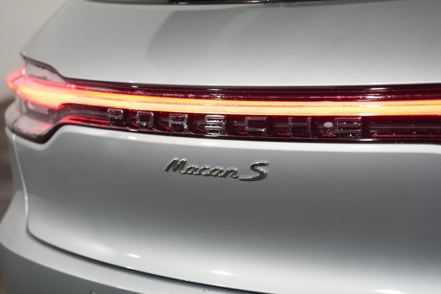 2019 Porsche Macan S SUV Image 9