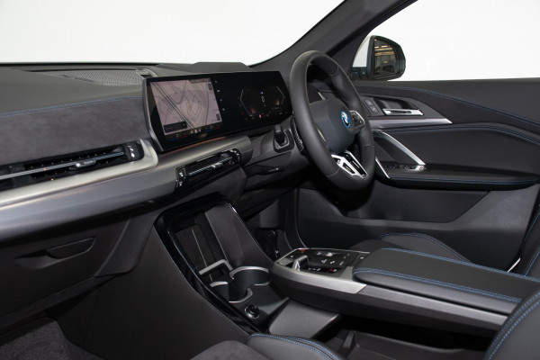 2024 BMW iX2 U10 xDrive30 M Sport SUV image 8