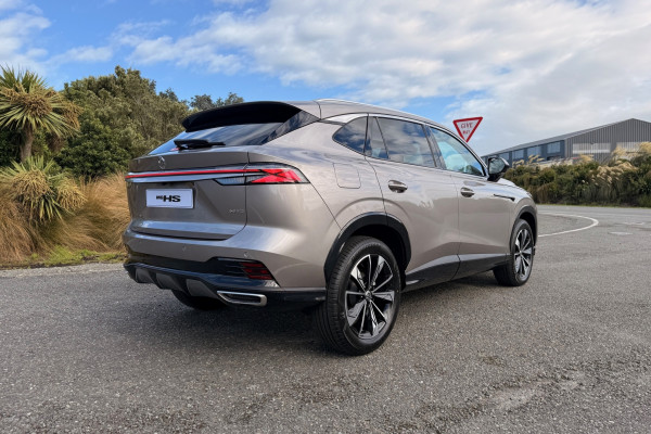 2026 MY25 MG HS AS33 Essence SUV Image 3