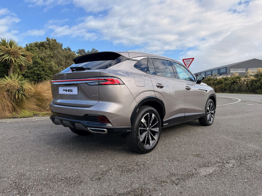 2026 MY25 MG HS AS33 Essence SUV Image 3