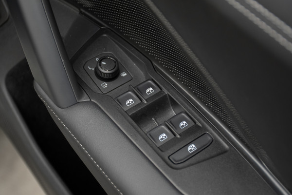 2025 Volkswagen Tayron R4 150TSI Life SUV image 17