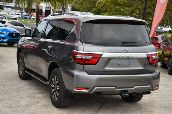 2022 Nissan Patrol Y62 Series 5 Ti-L SUV Image 5