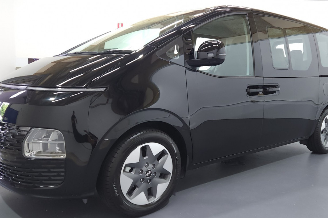 2022 Hyundai Staria US4.V1 Elite Van Image 3