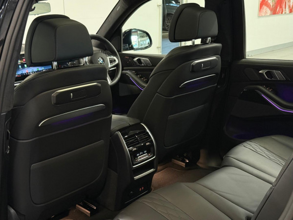 2026 BMW X7 G07 LCI xDrive40i M Sport SUV image 30