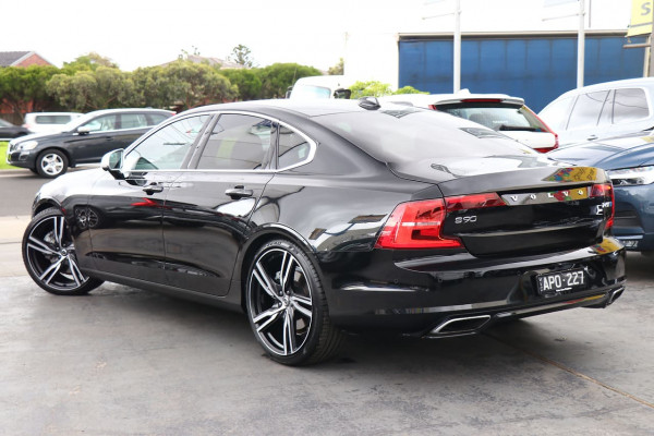 2017 Volvo S90 P Series  T6 R-Design Sedan Image 3