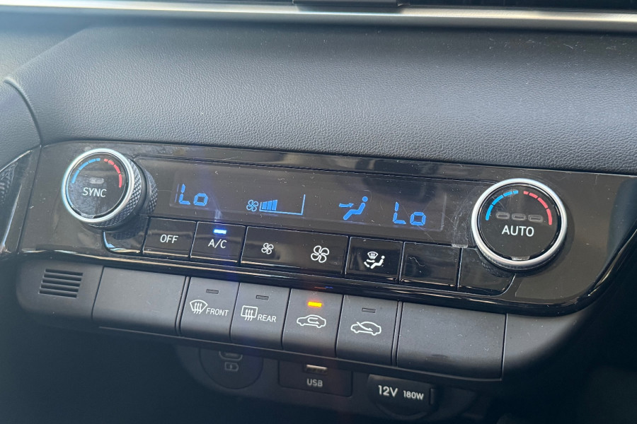 2024 Hyundai i30 CN7.V2 Hybrid Sedan Image 19