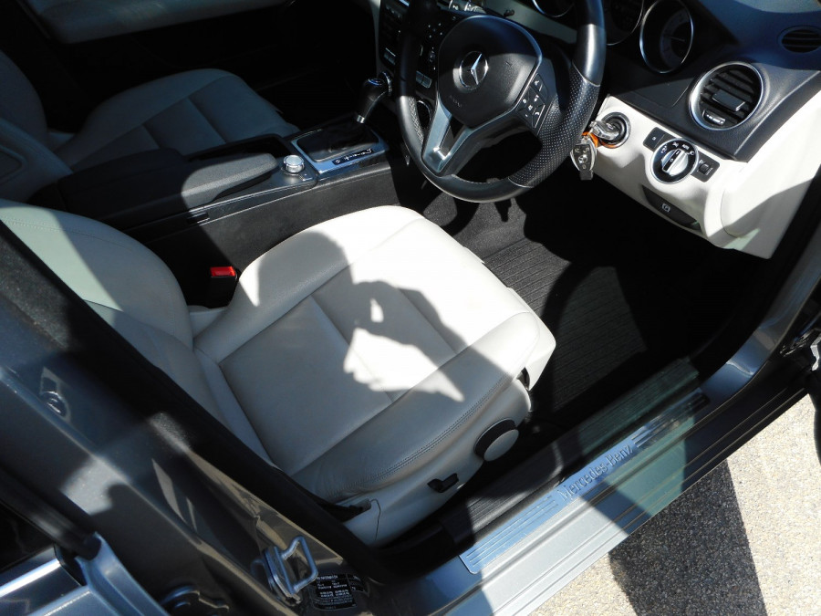 2014 Mercedes-Benz C-class W204  C250 CDI Avantgarde Sedan Image 10