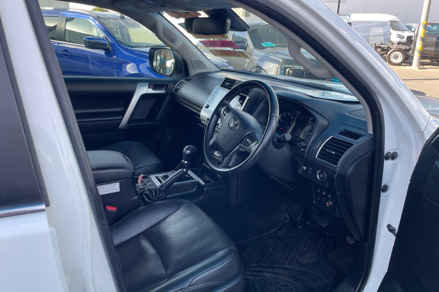 2021 Toyota LandCruiser Prado GDJ150R VX SUV Image 10