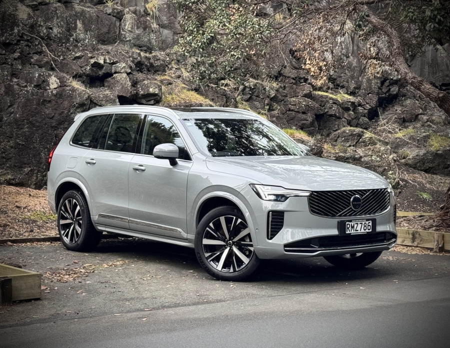 2025 Volvo XC90 L Series B5 AWD Plus SUV Image 1