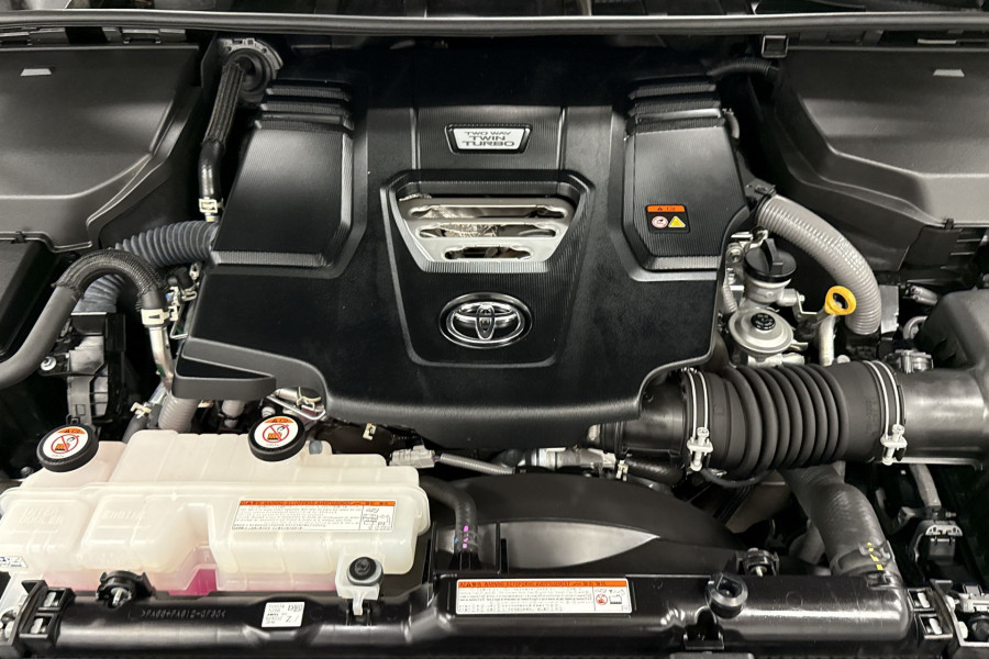 2023 Toyota LandCruiser FJA300R GR Sport SUV Image 11