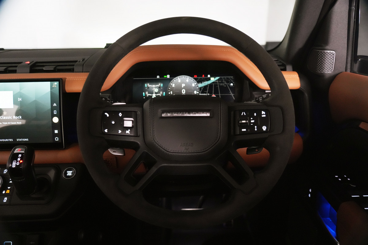 2022 Land Rover Defender L663 110 P525 SCV8 SUV