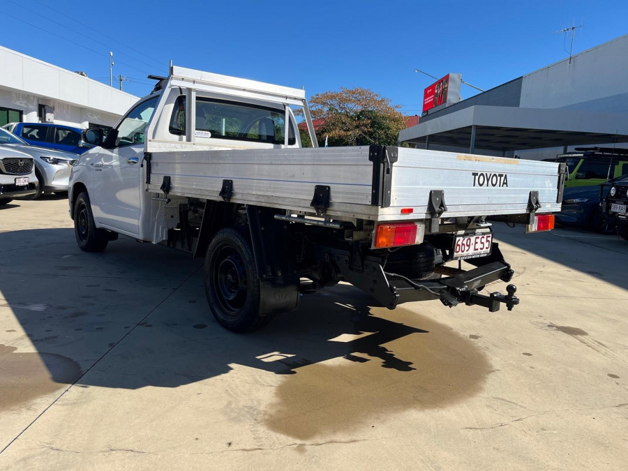 2017 Toyota HiLux GUN123R SR Cab Chassis Image 5