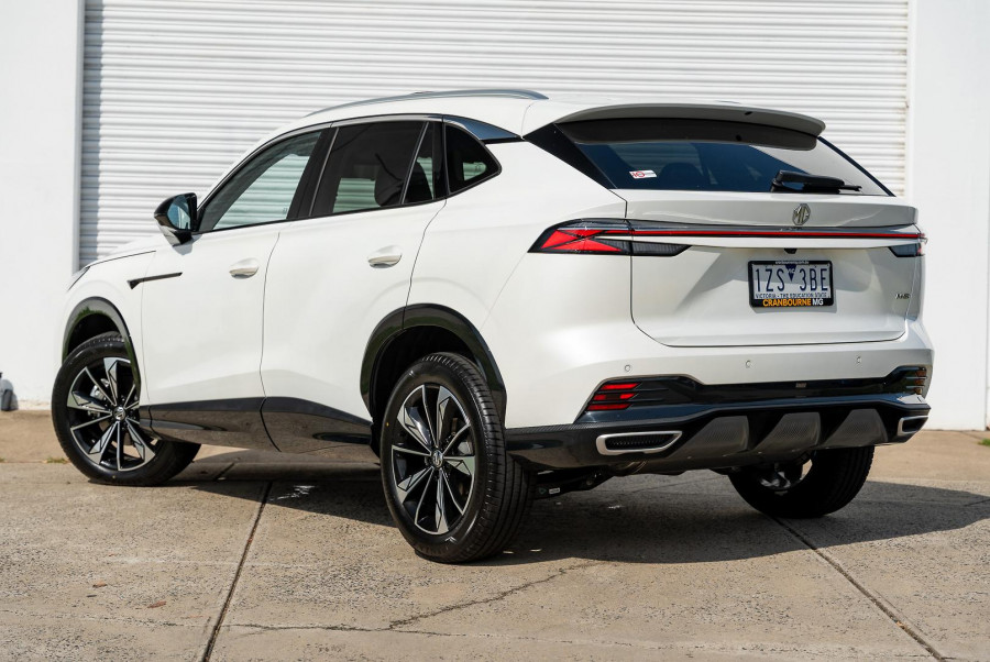 2025 MY24.5 MG HS AS33 Essence SUV Image 6