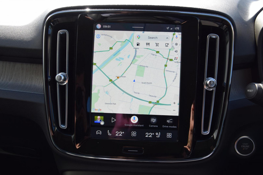 2022 MY23 Volvo XC40 XZ Plus B4 SUV Image 16