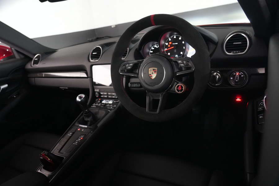2024 Porsche 718 Cayman Coupe Image 33
