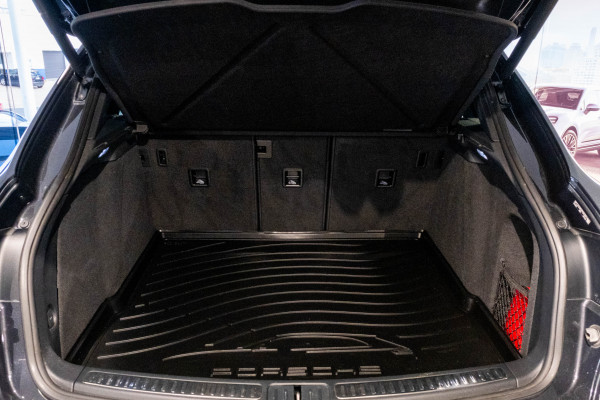 2023 Porsche Macan 95B T SUV