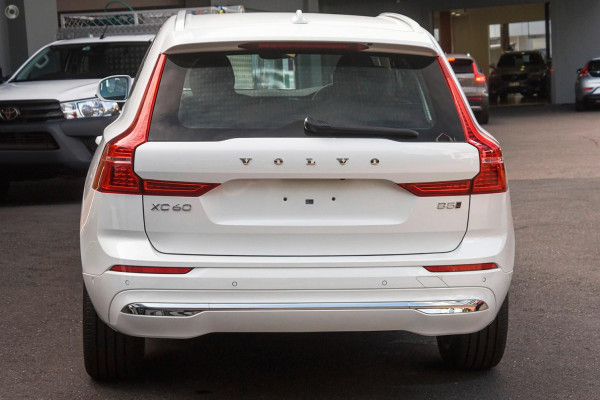 2025 Volvo XC60 UZ Ultra B5 Bright SUV Image 3
