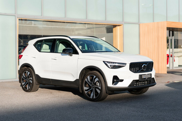 2026 Volvo XC40 XZ Ultra B4 Dark SUV Image 1