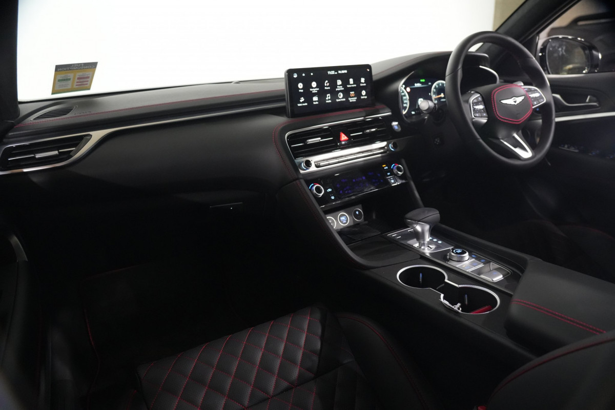 2025 Genesis G70 3.3t Sport Lux Sedan