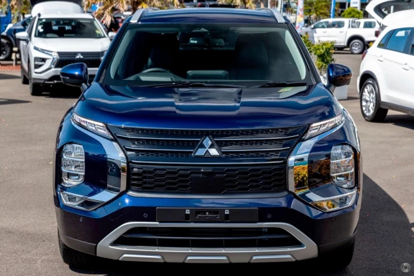 2025 MY24 Mitsubishi Outlander ZM Aspire SUV Image 2