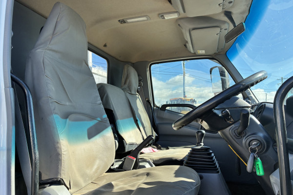2018 Hino 300 Tray Dropside Image 7