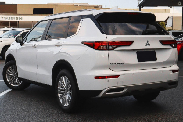 2024 Mitsubishi Outlander ZM LS SUV