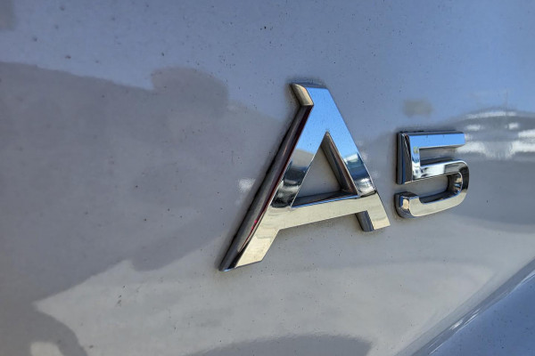 2012 Audi A5 8T  Hatch Image 12