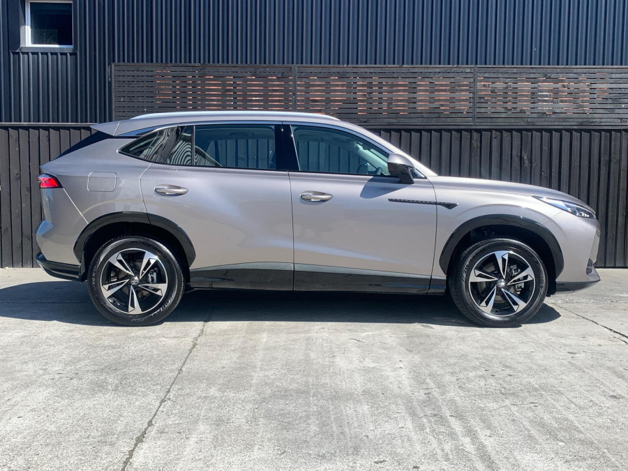 2026 MY25 MG HS AS33 Vibe SUV Image 2