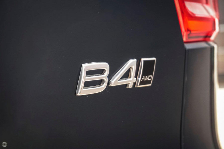 2026 Volvo XC40 XZ Ultra B4 Bright SUV Image 7