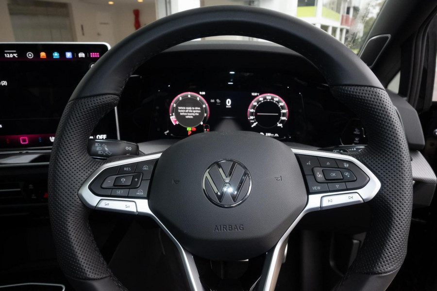 2025 MY26 Volkswagen Golf 8.5 110TSI R-Line Hatch Image 12