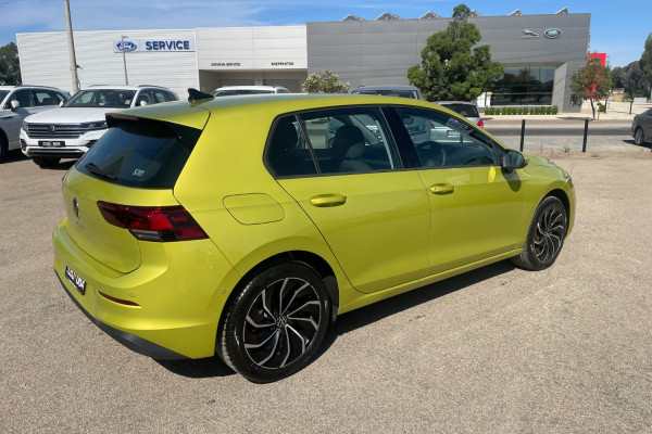 2022 Volkswagen Golf 8 110TSI Life Hatch