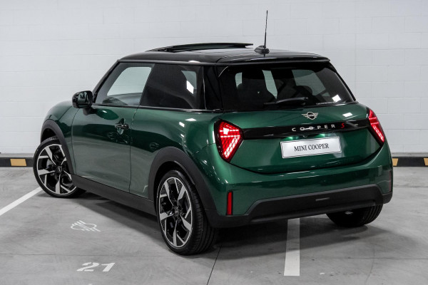 2025 MINI Cooper F65 S Favoured Hatch image 2