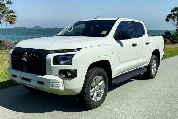 2026 Mitsubishi Triton MV GLX+ Ute Image 3