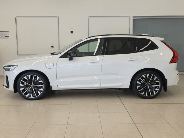 2025 MY26 Volvo XC60 UZ Ultra T8 Plug-in Hybrid Dark SUV image 3