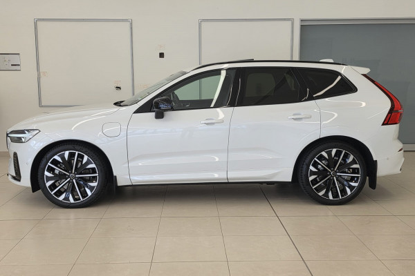 2025 MY26 Volvo XC60 UZ Ultra T8 Plug-in Hybrid Dark SUV Image 3