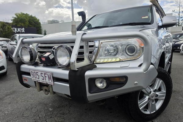2012 MY10 Toyota LandCruiser VDJ200R Sahara SUV Image 2