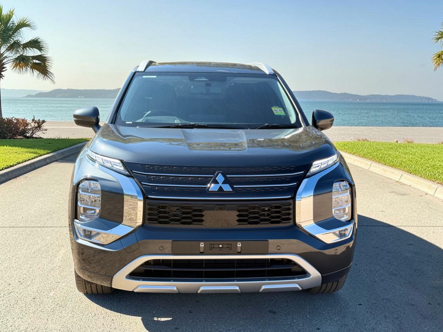 2025 MY24 Mitsubishi Outlander ZM PHEV Exceed SUV Image 2