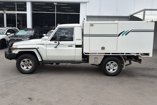 2013 Toyota LandCruiser VDJ76R GX Cab Chassis Image 12