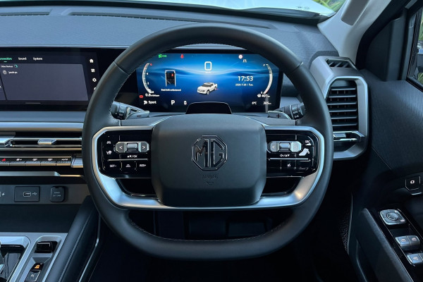 2025 MG U9 Black Edition Ute Image 10