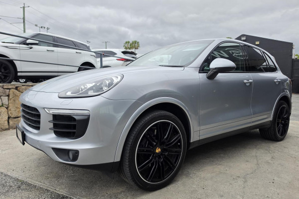 2016 MY17 Porsche Cayenne 92A Platinum Edition SUV Image 3