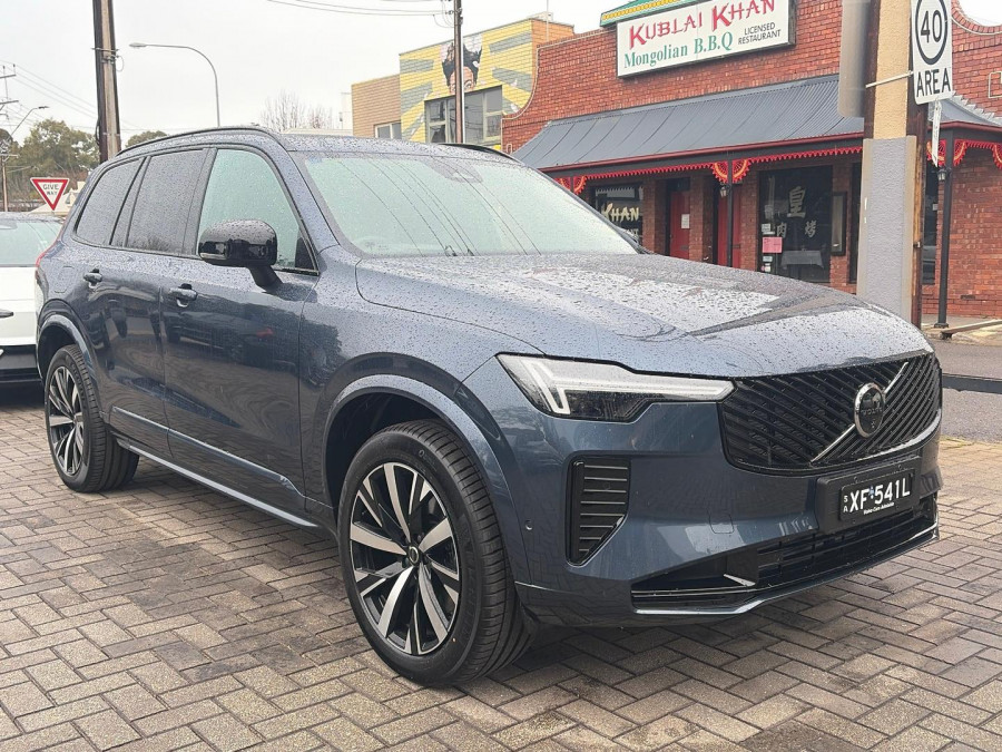 2025 MY26 Volvo XC90 L Series Plus T8 Plug-in Hybrid Dark SUV Image 1