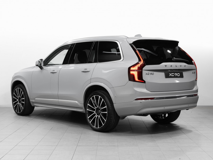 2026 Volvo XC90 L Series Ultra B5 Bright SUV Image 7