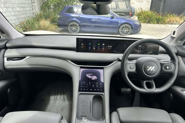 2026 MY25 MG IM6 S12L Platinum SUV Image 15