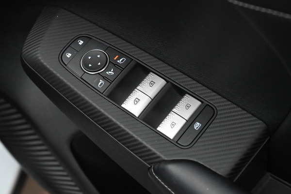 2024 Mitsubishi Outlander ZM Black Edition SUV image 15
