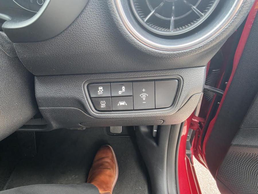 2020 MY1  Kia Cerato BD Sport+ Hatch Image 14