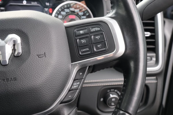 2021 MY22 Ram 2500 DJ Laramie Ute Image 16