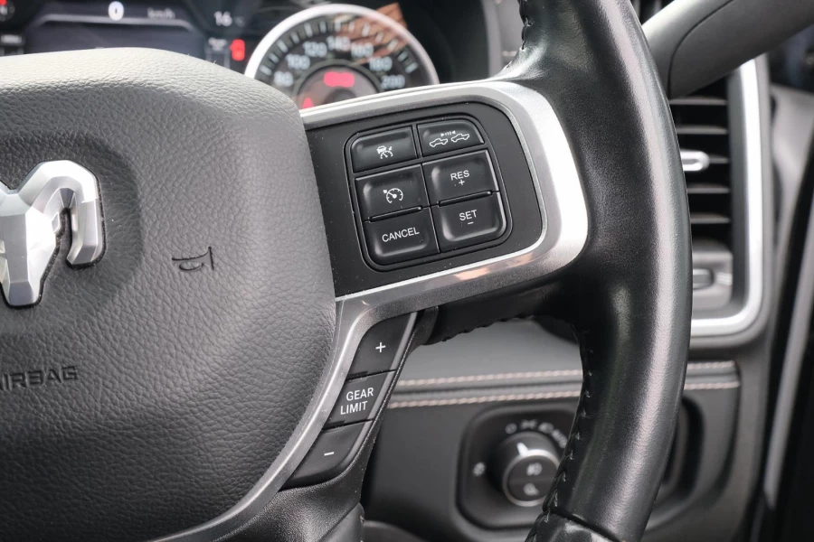 2021 MY22 Ram 2500 DJ Laramie Ute Image 16