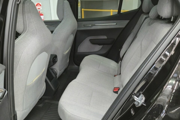2025 Volvo EX30  Twin Motor Performance Ultra SUV Image 20